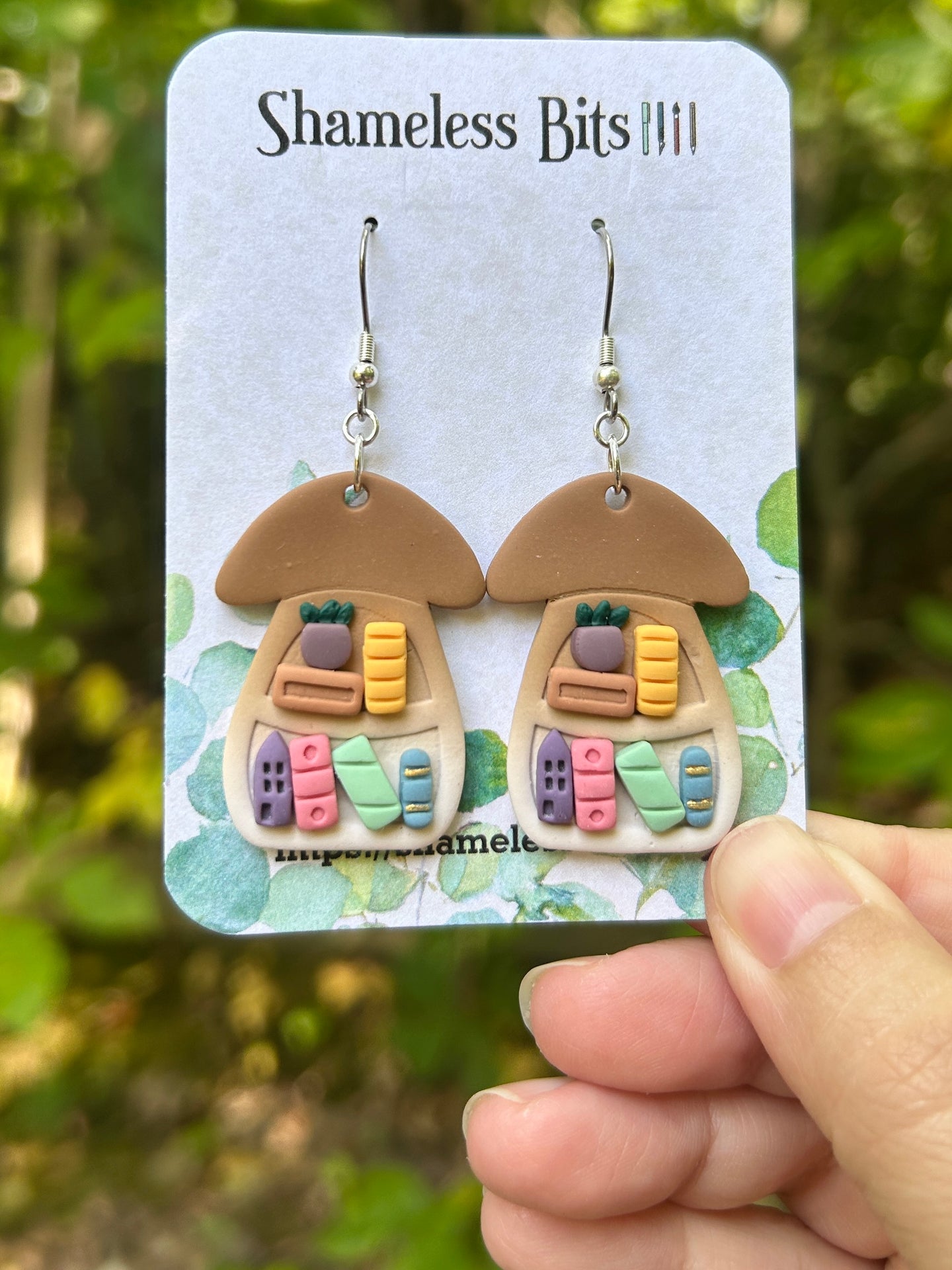 Mushroom Bookshelf 3 (bolete style)